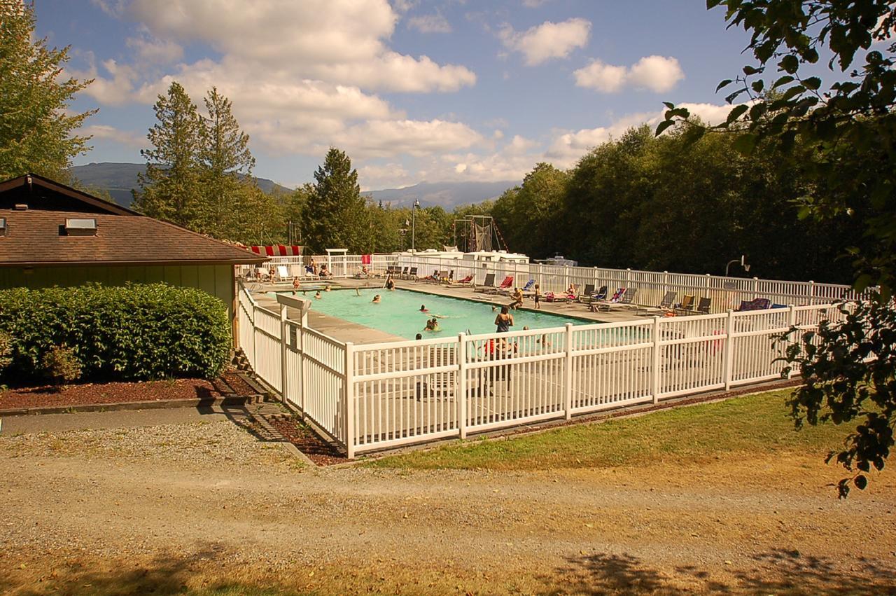 Mount Vernon Camping Resort 16 Ft. Yurt 6 Bow Exteriér fotografie