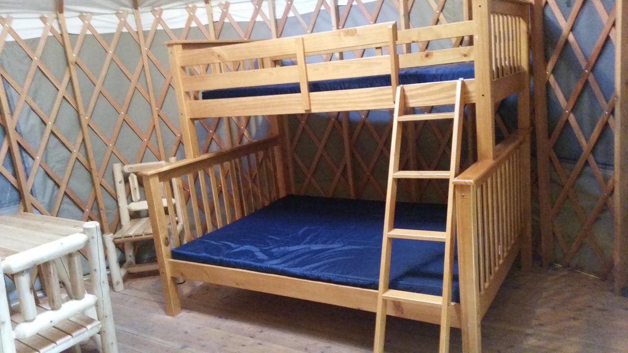 Mount Vernon Camping Resort 16 Ft. Yurt 6 Bow Exteriér fotografie